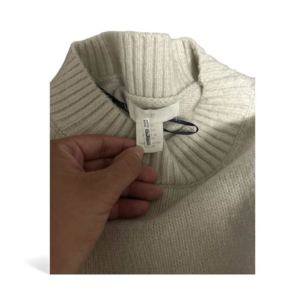 H&M Ribbed Knit Cream Sweater - Picture 3 of 3
